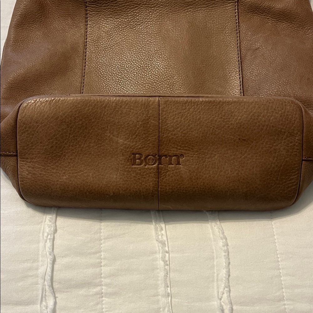 BORN Morley leather crossbody/hobo bag - Picture 6 of 16